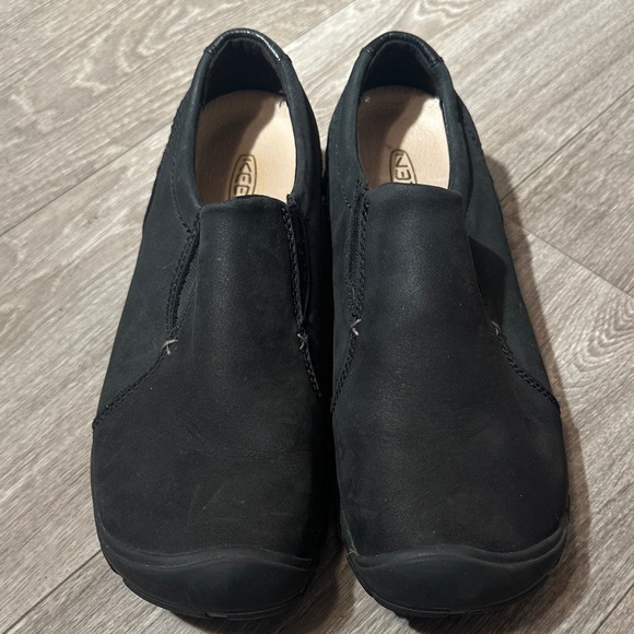 Keen Black Slip Ons - Picture 1 of 10